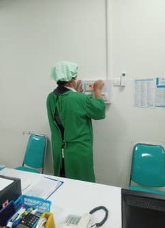Proses setting modul monitor di ruang pemulihan 29/03/2023