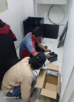 LT.3 Instalasi UPS di ruang panel 13/09/2022.