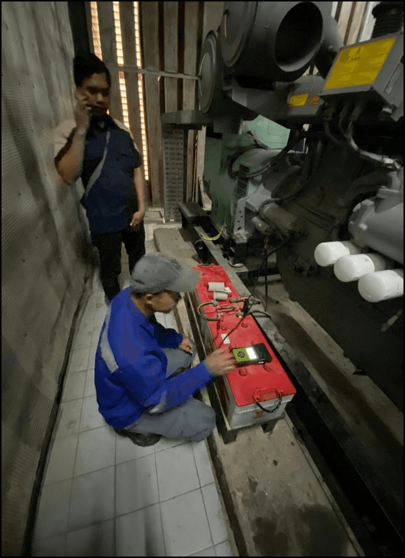 Proses pengecekan accu genset 24 agustus 2025